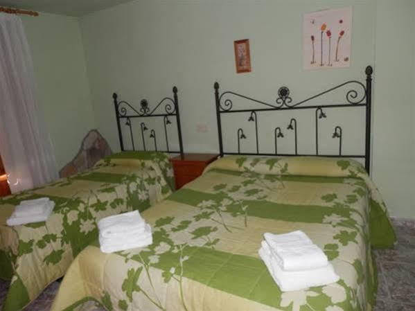 Hostal El Portalico Linares de Mora 外观 照片